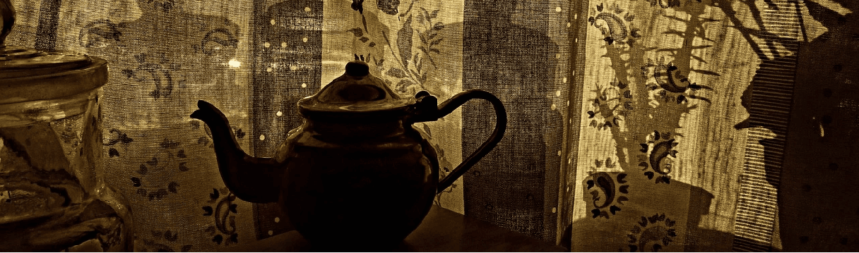 Showcase of LYNN W CURTAINS & BLINDS